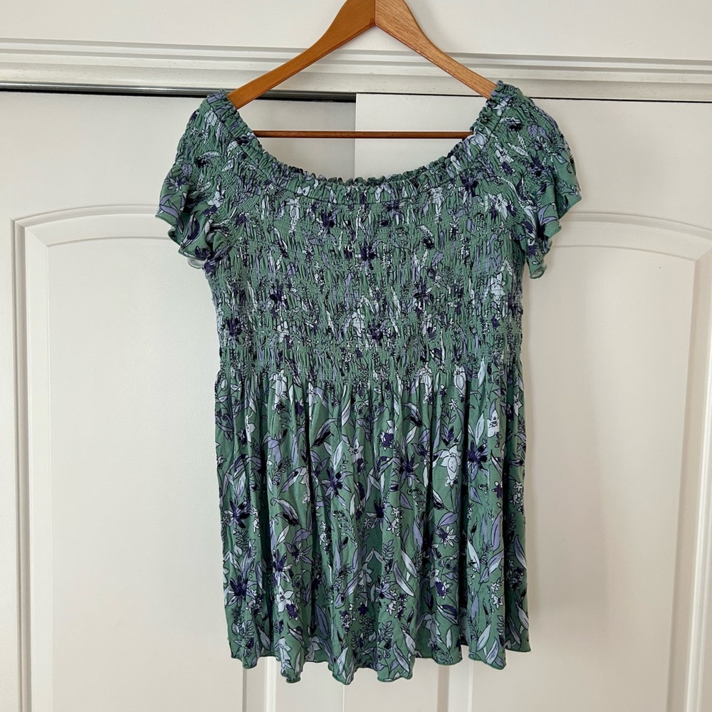 A Pea in the Pod Maternity Shirt